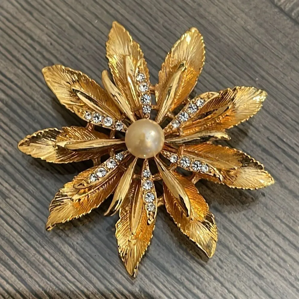 Vintage Gold-tone Floral Brooch with Pearl Accent & Rhinestones